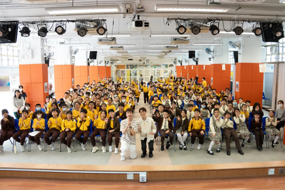 Group photo after a primary school handflute talk